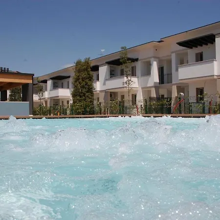 Recently Built House With Swimming Pool Appartement