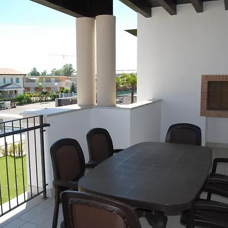 Appartement Recently Built House With Swimming Pool
