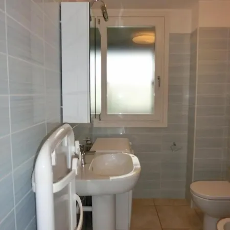 Recently Built House With Swimming Pool Appartement