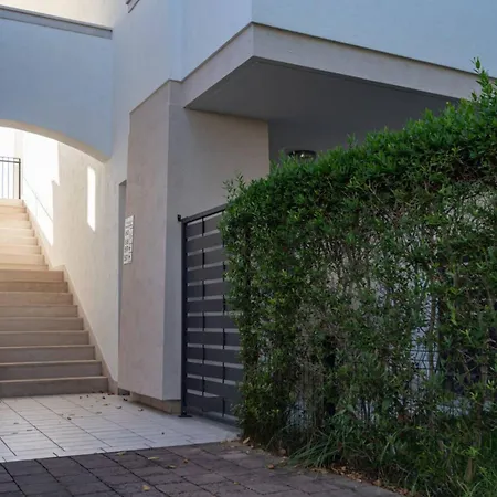 Apartment Recently Built House With Swimming Pool