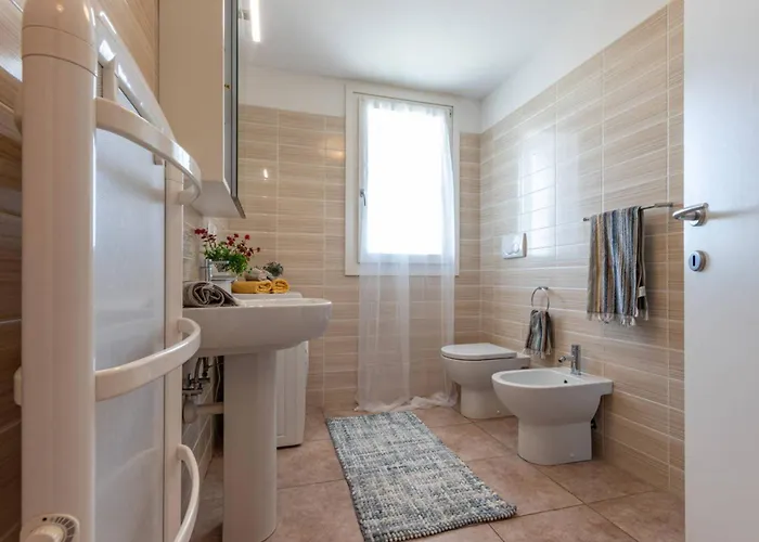 Recently Built House With Swimming Pool Bibione